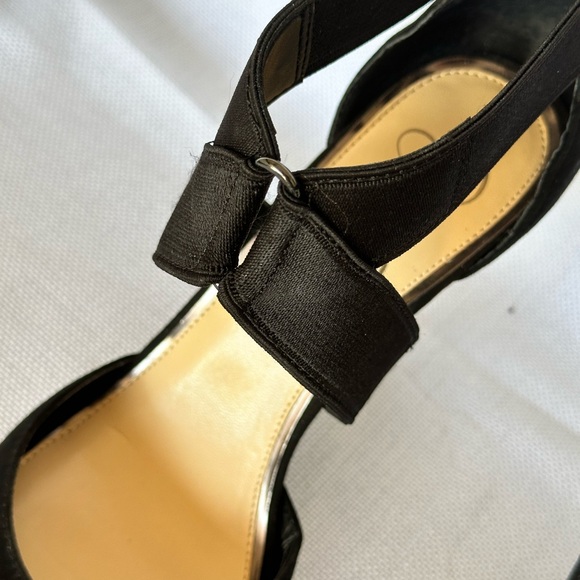 Jessica Simpson Heels - Picture 3 of 4